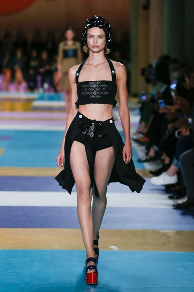 Look 1